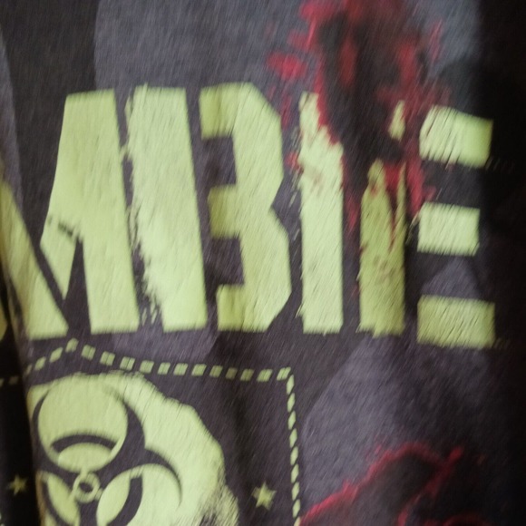 Zombie Hunter T-shirt Sz XL Dark Gray Skull Scary Short Sleeve Lime Green Letter - Picture 7 of 12